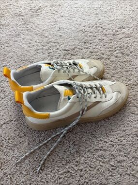 Oncept Sneakers, size 7.5